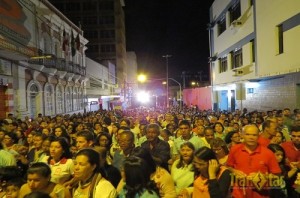 Milhares de pessoas percorreram as ruas do Centro. 